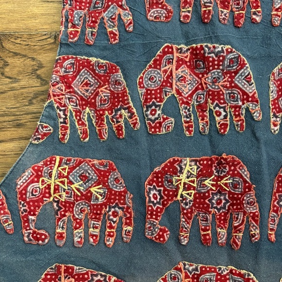 Elephant Patterned Embroidered Vest - Picture 5 of 8